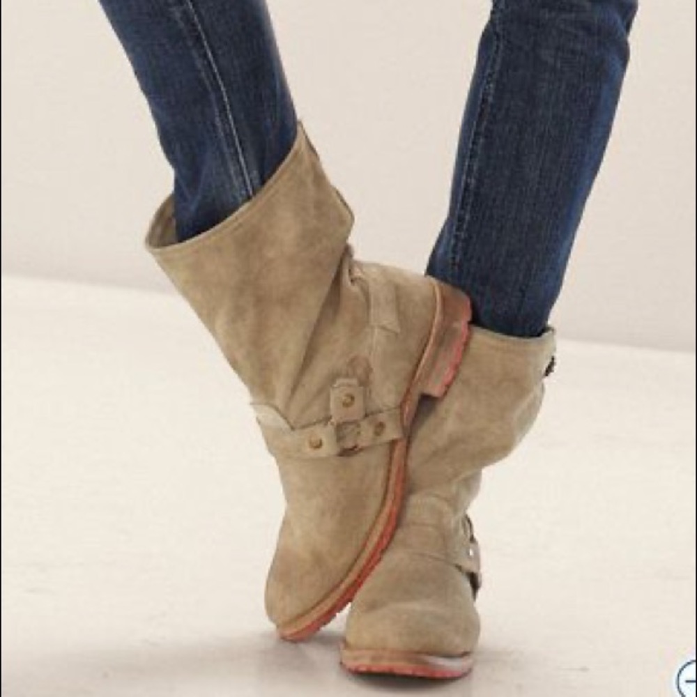Vintage Juliette Harness beige suede boots 8